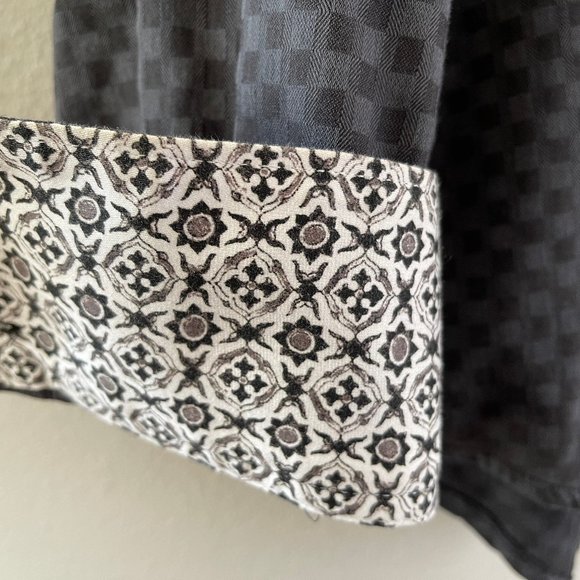 Robert Graham Black Square Contrast Cuff - Picture 3 of 4